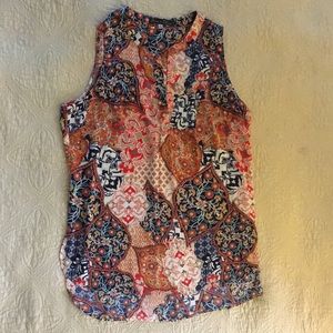 Multi color sleeveless summer tunic.